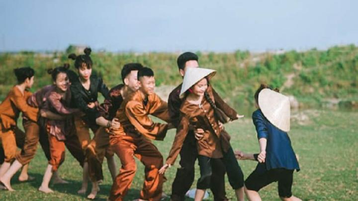 Chuyên gia Hotspot Matrix phân tích: Mua váy hoa mà không biết 4 và marketing video