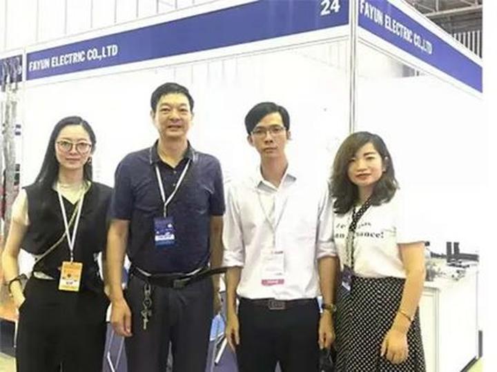 Tỏa sáng cùng Hotspot Matrix: Hướng dẫn làm đẹp và xây dựng thương hiệu cá nhân cho Chuyên gia Trang Điểm